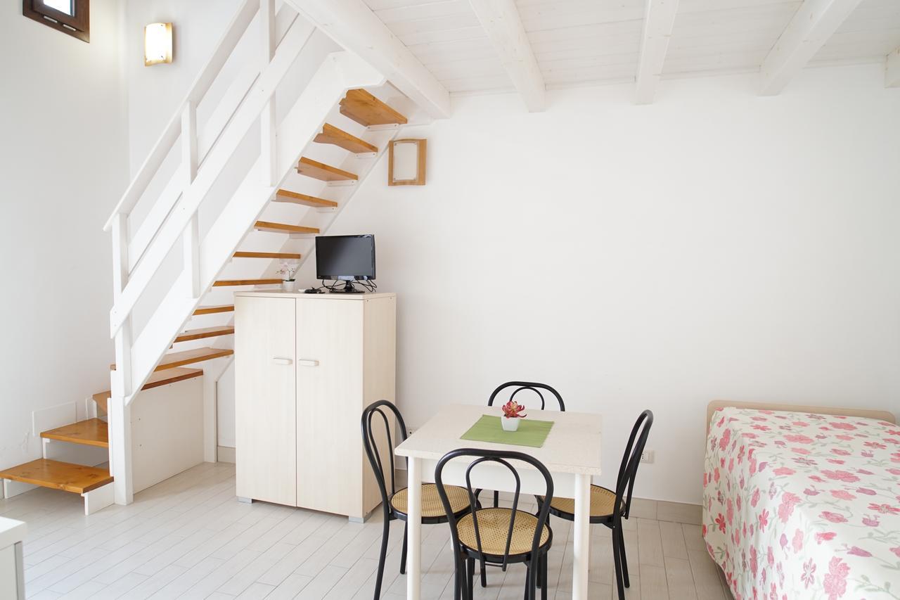 Il Giardino Del Tiglio Bed & Breakfast อุจจาโน ลาเคียซา ภายนอก รูปภาพ